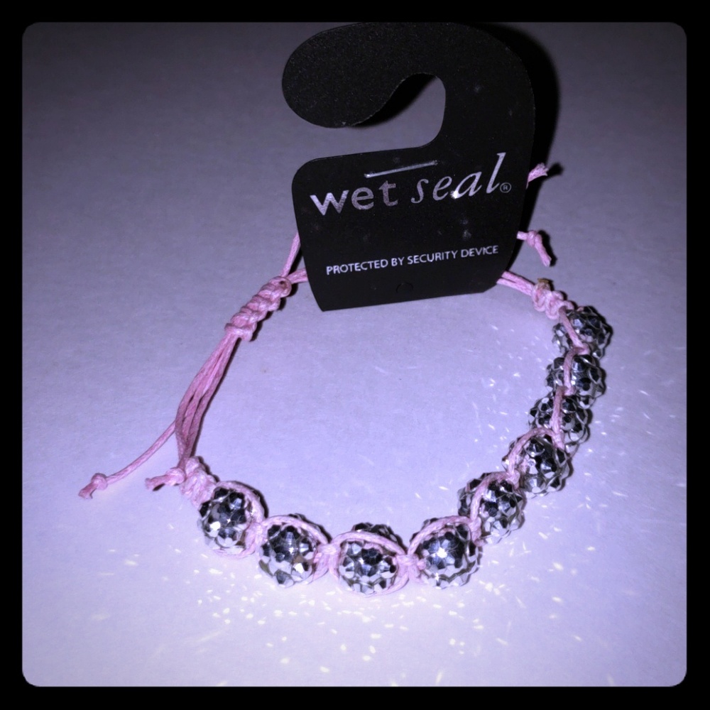 Wet seal bracelet